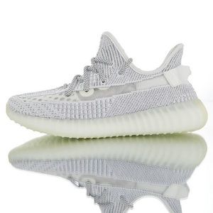 Yeezy sz6-10 new